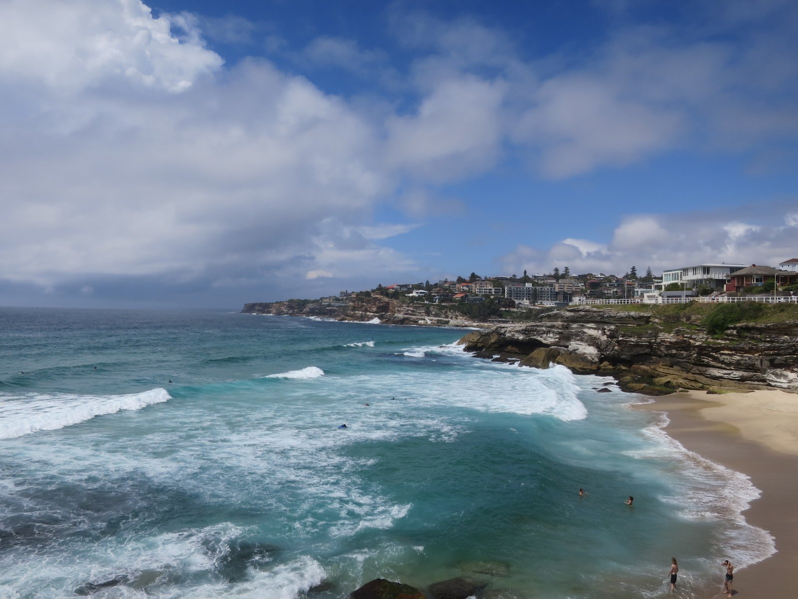 Coastal walk from Coogee to Bondi Beach